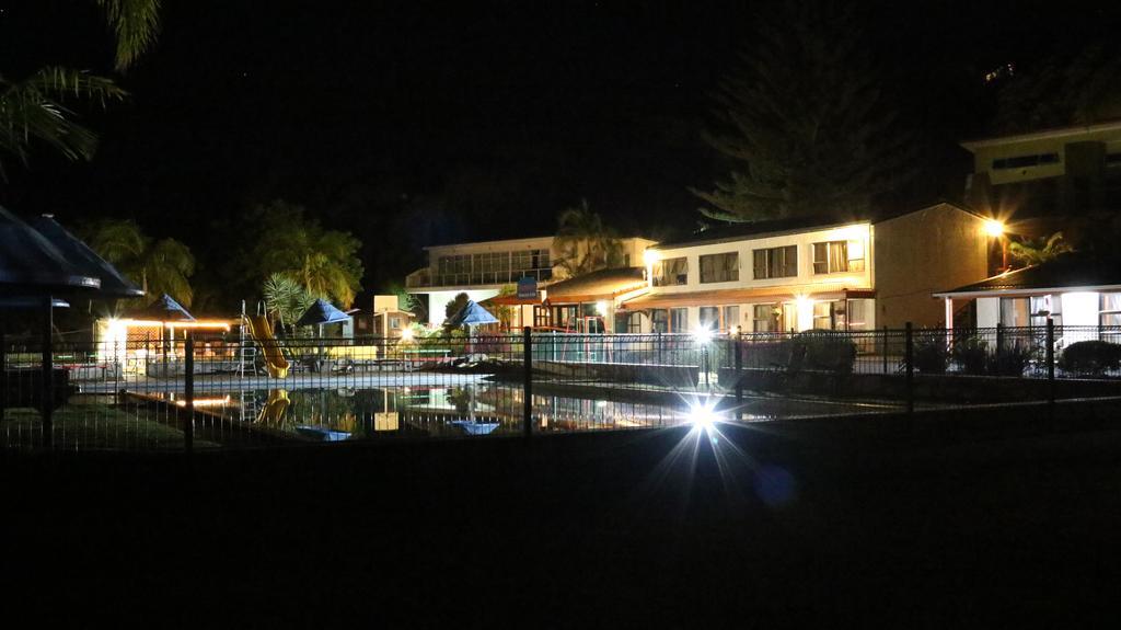 Haruru Falls Motel & Conference Centre Пейхия Экстерьер фото